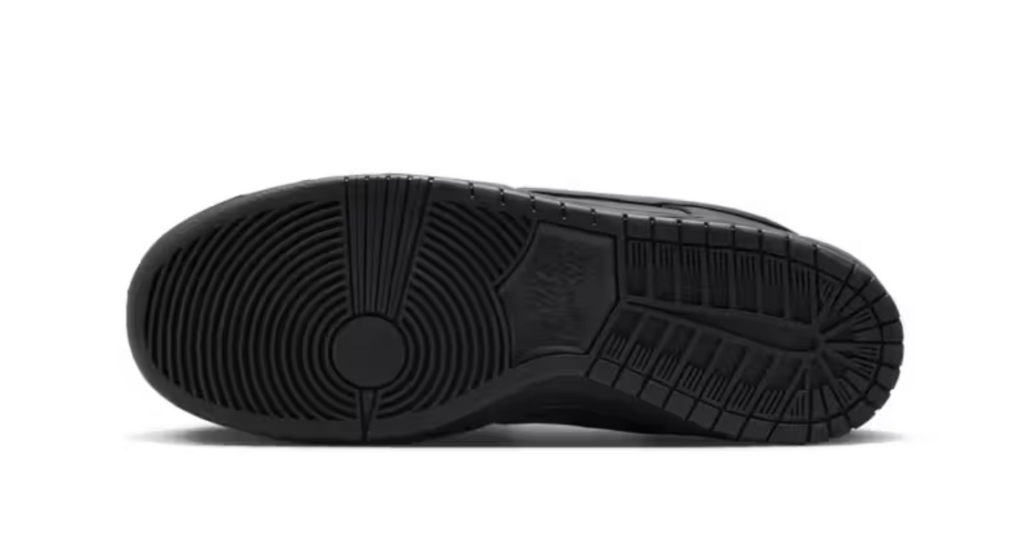 Nike SB Dunk Low Pro 'Triple Black'
